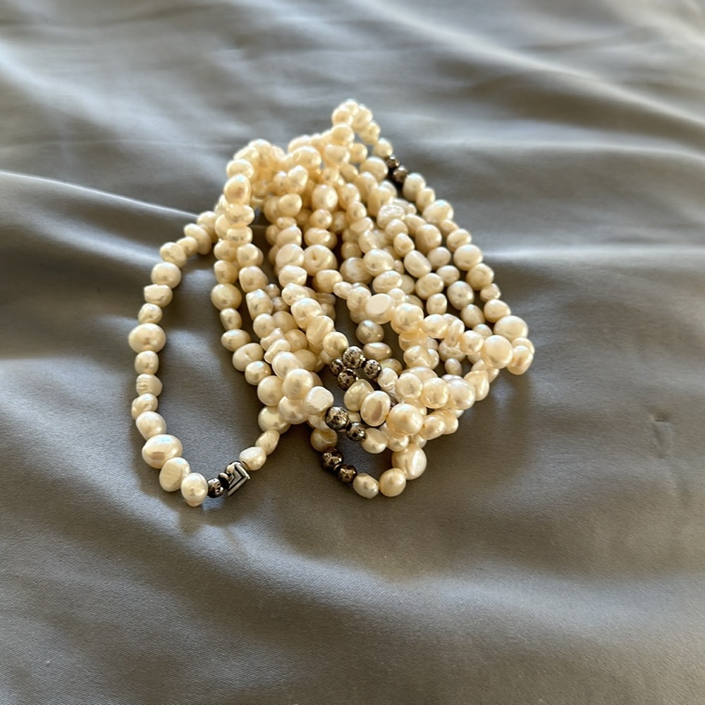 Silpada beautiful Pearl bracelets. 7 pieces